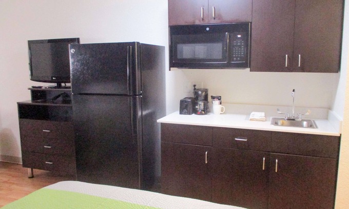 Luling Hotel | Studio 6 Luling, LA