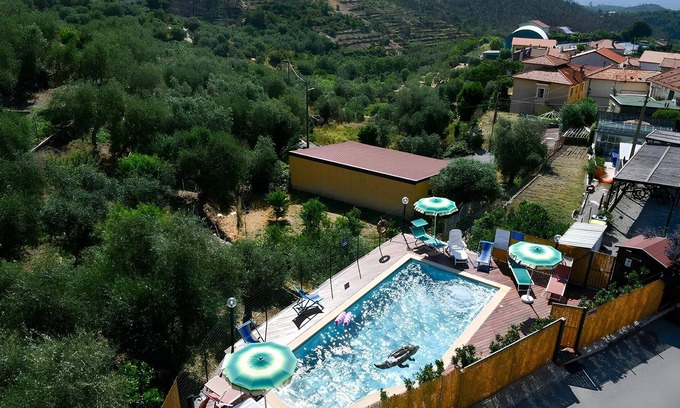 Cenesi Apartment | Studio Apartment 'Gli Angeli Nonna Erminia E Vittorio' with Shared Pool, Wi-Fi and Air Conditioning