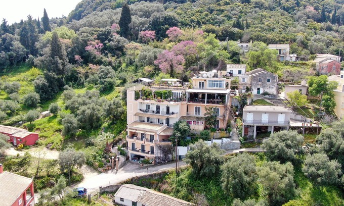 Notos Apartment | Studio Apartment "75 steps taverna three-bedroom" with Sea View, Balcony & Wi-Fi