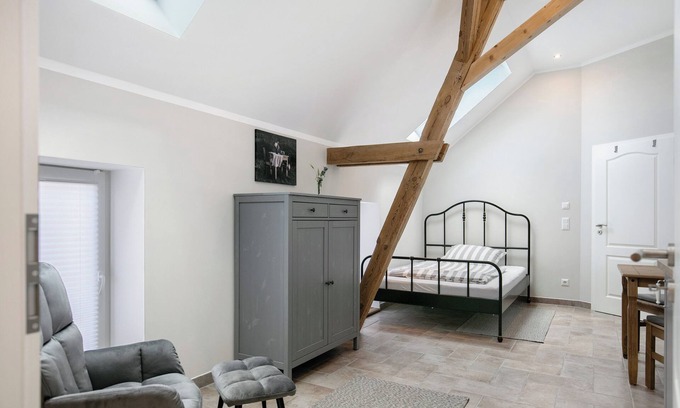 Ludwigsfelde Apartment | Studio Apartment 'Apartment 6 - Siethener See' with Shared Terrace and Wi-Fi