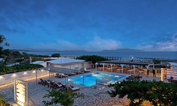 Pidima Kyras Apartment | Studio Apartment 'Iguana 8' with Sea View, Wi-Fi and Air Conditioning