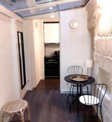 Bordeaux City Centre Apartment | Studio atypique neuf Tourny hyper centre Bordeaux