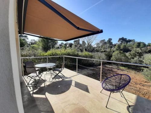 Pourrieres Apartment | Studio au calme tout équipé