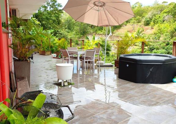 Les Abymes Apartment | Studio avec jardin et wifi a Les Abymes