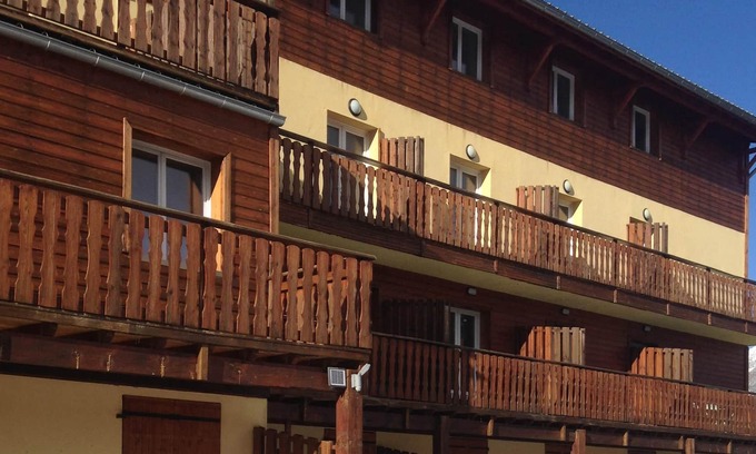 Seyne Apartment | studio bedroom terrace