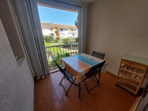 Foix Apartment | Studio Cabine pour 4, Proche Plage, Commerces et Parking Privé - FR-1-776-63