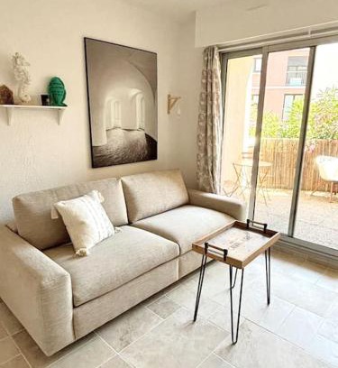 Cavaliere Apartment | Studio centre ville- Grand balcon-Meublé BoConcept
