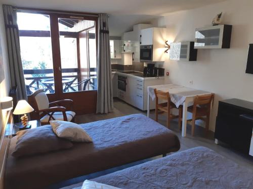 Brides-les-Bains Apartment | Studio confortable avec balcon, parking et WiFi à Brides-les-Bains - FR-1-512-149