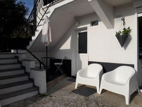 Amberieu-en-Bugey House | STUDIO coquet Terrasses de Saint Germain