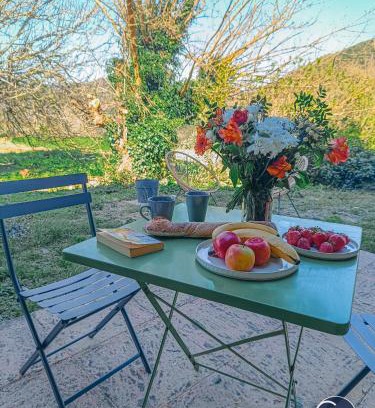 Saint-Montan Apartment | Studio en Ardèche, calme et nature au rendez-vous