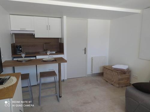 Istres Apartment | Studio entrée indépendante idéal vacance ou travail