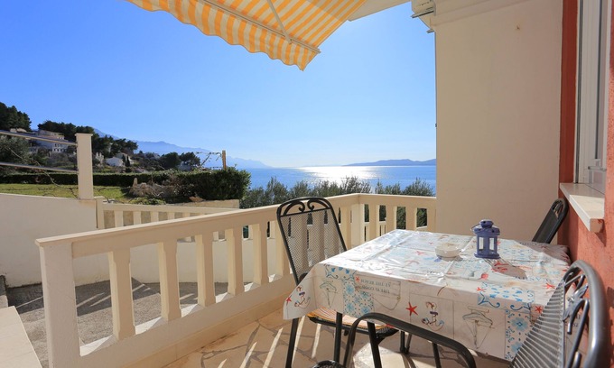 Mimice Apartment | Studio flat near beach Mimice, Omiš (AS-18149-d)