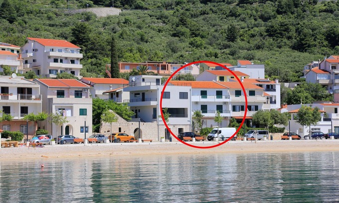 Igrane Apartment | Studio flat near beach Igrane, Makarska (AS-6653-a)