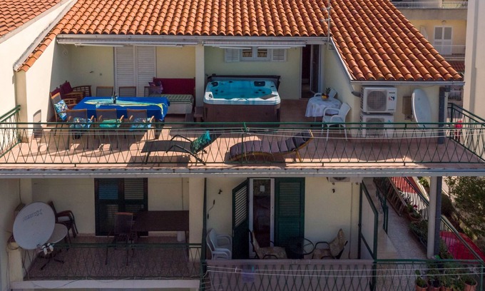 Gorinka Apartment | Studio flat with balcony Makarska (AS-18898-a)