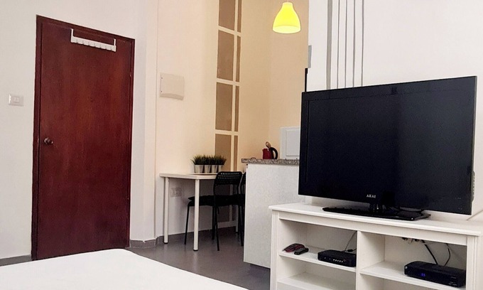 Tel Aviv Apartment | Studio for 2 people Near Bograshov Beach
