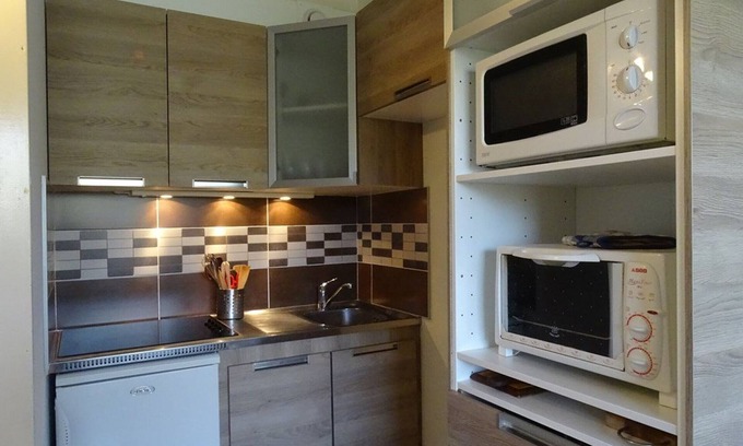 Arette Apartment | Studio for 4 near the slopes with balcony and parking