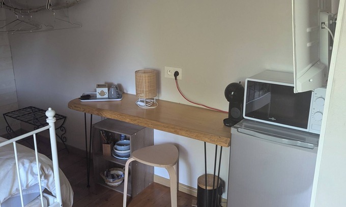 La Cerlangue Apartment | Studio for business travellers, Monday to Friday
