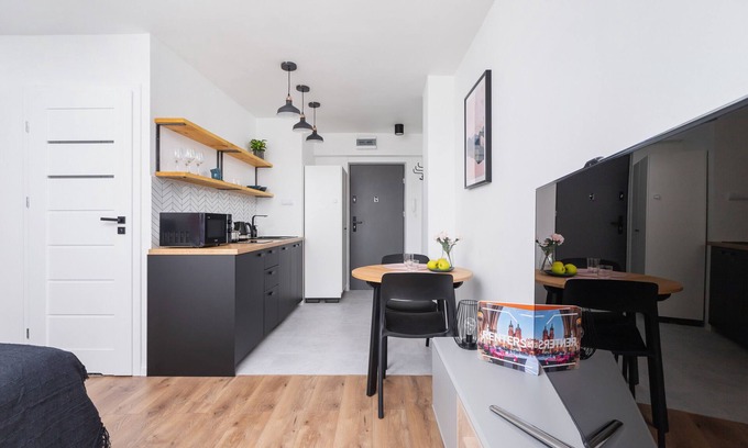 Krowodrza Apartment | Studio Krakow Czarnowiejska by Renters