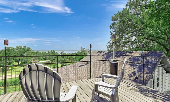 Gordonville Apartment | Studio Loft-Pet Friendly, Boat & Trailer Parking