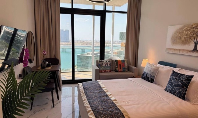 Abu Dhabi Apartment | Studio Luxe in Maryah Island Near Cleveland and ADGM