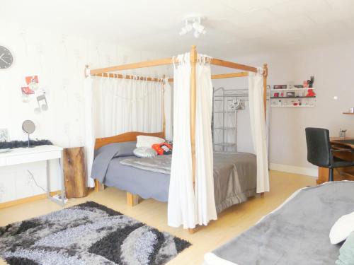 Portieux Apartment | Studio Manon