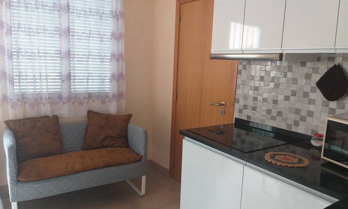 Porto Moniz Apartment | Studio Maria Mar 5 min walk, from the beach black sand