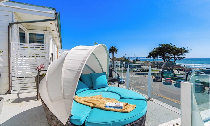 Cayucos House | Studio Near Cayucos Pier | King Bed + Full Kitchen + Communal Firepit Lounge