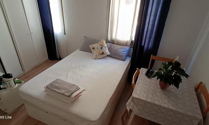 Badalona Apartment | Studio propre