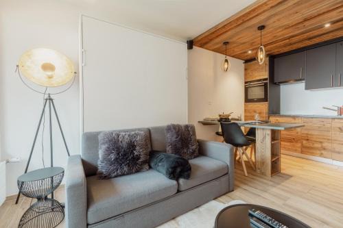 Noes Apartment | Studio rénové et élégant en plein centre