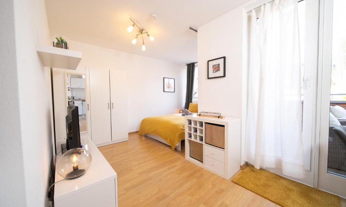 Furth-Sud Apartment | Studio Shiny - Zentral mit Balkon - Messe - Küche