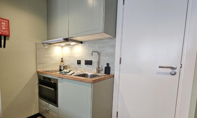 Purmerend Apartment | Studio Spring - 20 min from Amsterdam Centre - FREE parking