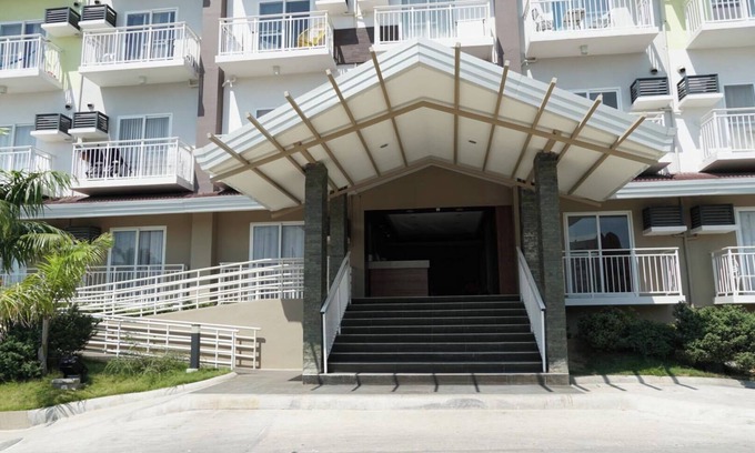 Mactan Export Processing Zone Apartment | Studio unit with balcony can accommodate 6 guest and it is near the airport.
