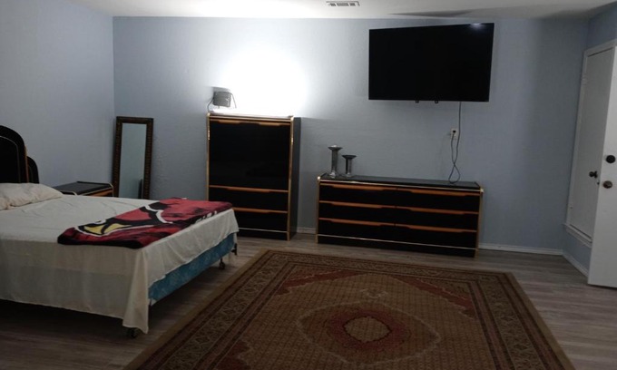 Northwest Carrollton House | Studio w/ private bathroom in Carrollton