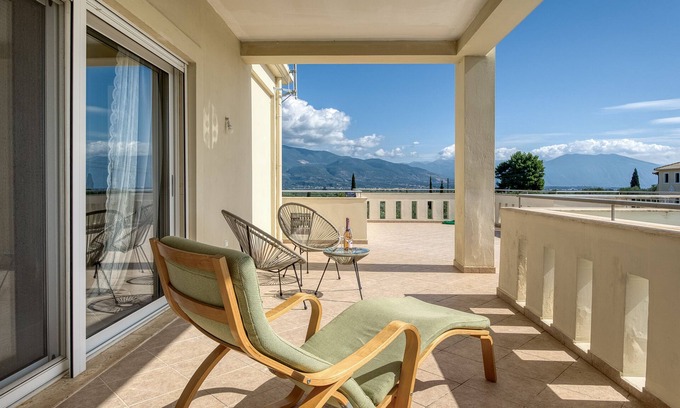 Piperitsa Apartment | Studio with terraces for nomads or holidays
