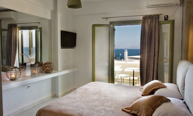 Kamari House | Studios Marios