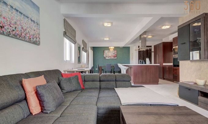 Ta' Xbiex Apartment | Stunning 2BR home with spacious living in Ta'Xbiex