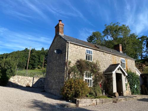 Llanychan House | Stunning 3-Bed House in a private hidden valley