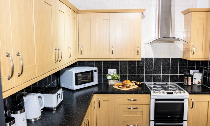 Dudley House | Stunning 3bedroom Home Ideal for Long & Short Stay