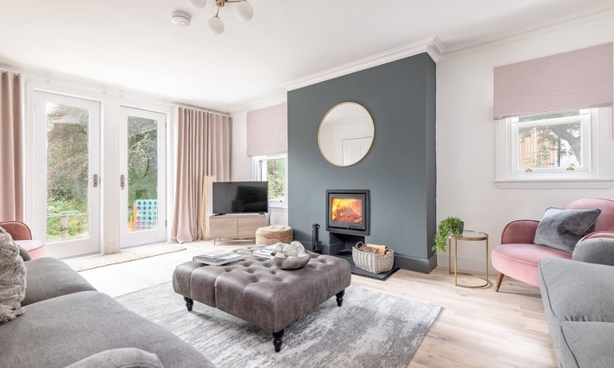 Killin House | Stunning 4 bed family home w/hot tub & huge garden