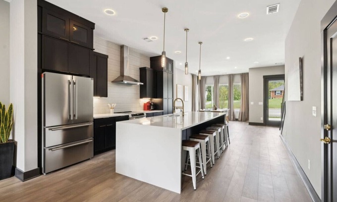 Madison House | Stunning 4 Bedroom/4.5 Bath Home w/Rooftop Deck!