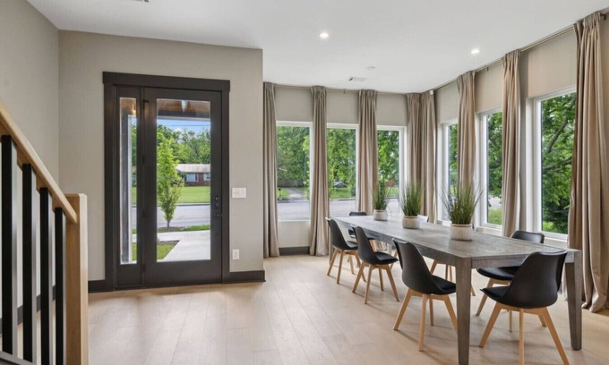 Madison House | Stunning 4 Bedroom/4.5 Bath Home w/Rooftop Deck!
