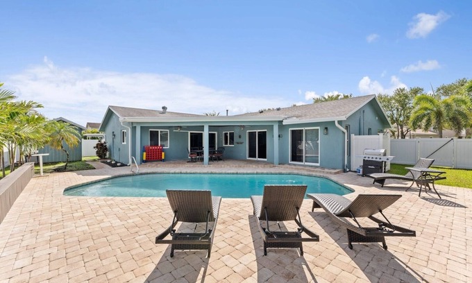 Delray Beach House | Stunning Delray Villa With Heated and Cooled Pool, Near Golf Courses and Beach.
