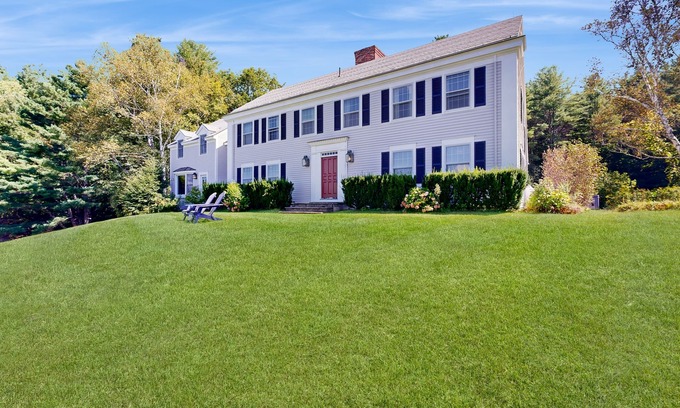 Clarendon House | Stunning hillside home on 60 acres - valley views, chef’s kitchen, near skiing