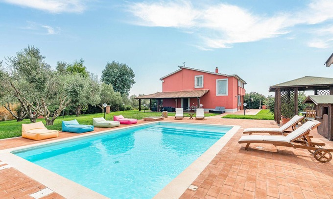 Montalto di Castro House | Stunning home in Montalto di Castro