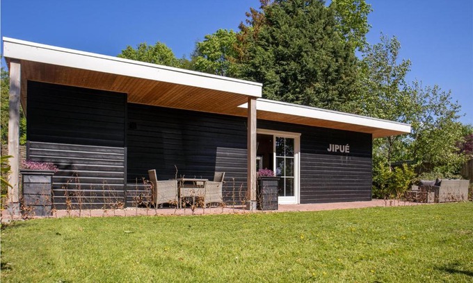 Bruchterveld House | Stunning Home In Bruchterveld With Wifi