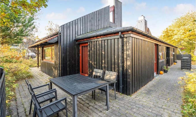 Grena Strand House | Stunning Home In Grenaa With Kitchen