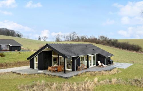 Haarby House | Stunning Home In Haarby With Kitchen