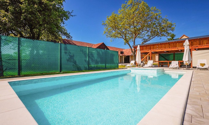 Ivanska House | Stunning home in Ivanska