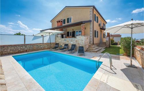 Lovrecica House | Stunning Home In Lovrecica With Wifi