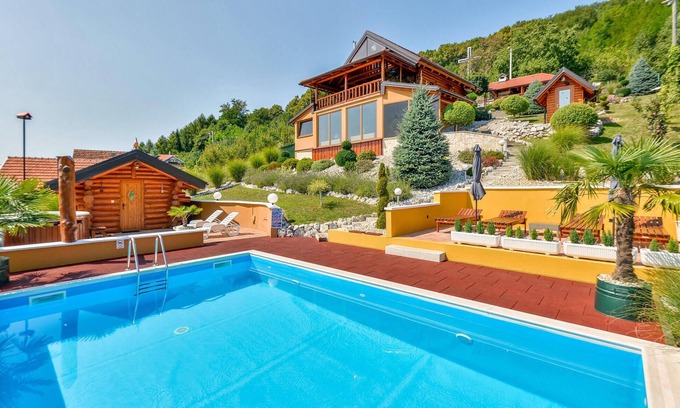 Novi Marof House | Stunning home in Novi Marof with sauna
